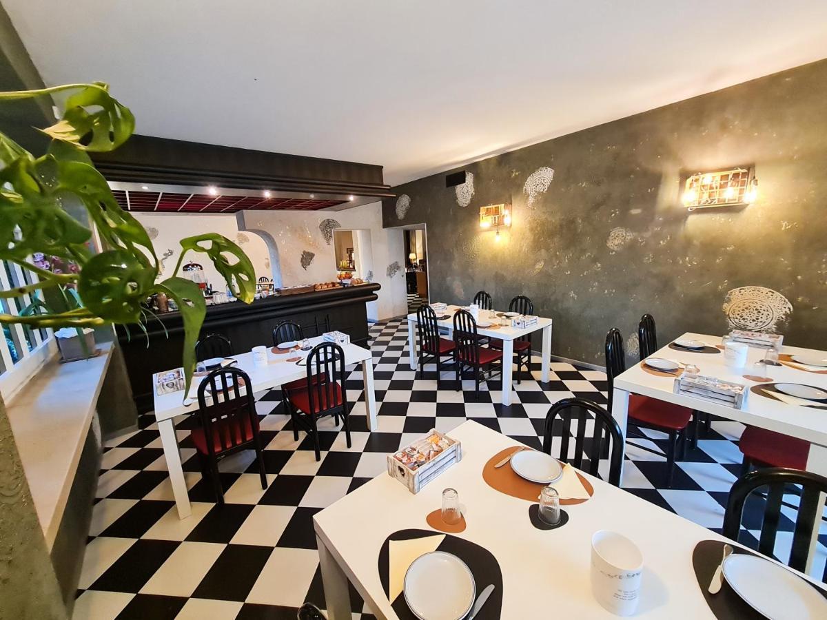 Tenesi Hotel 2*