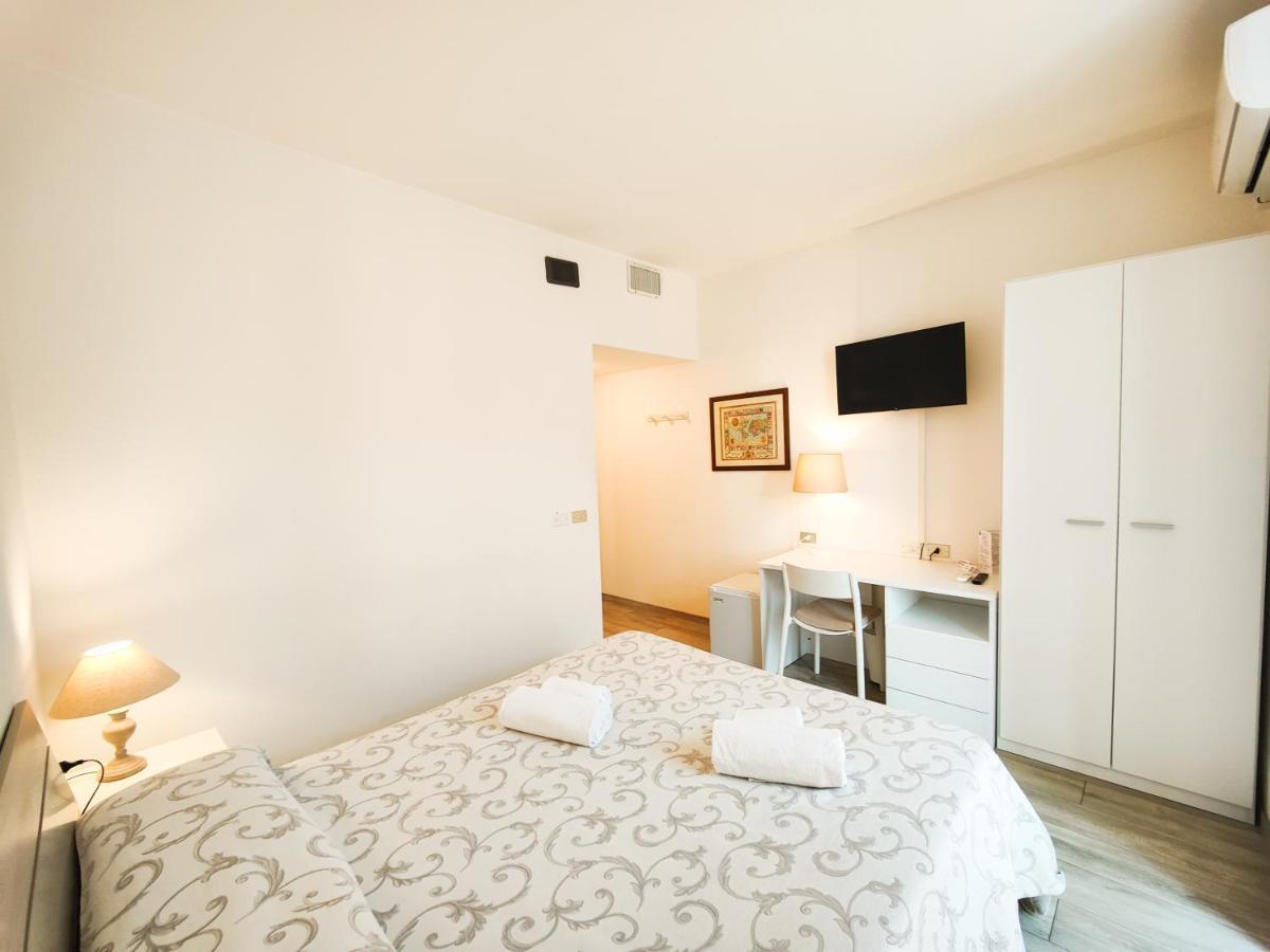 Tenesi Hotel