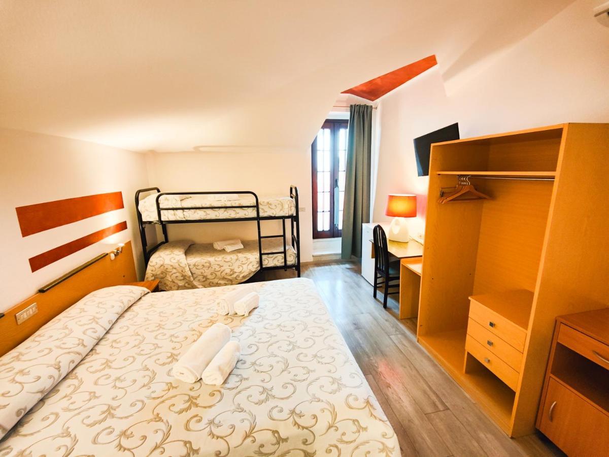 Hotel Tenesi 2*