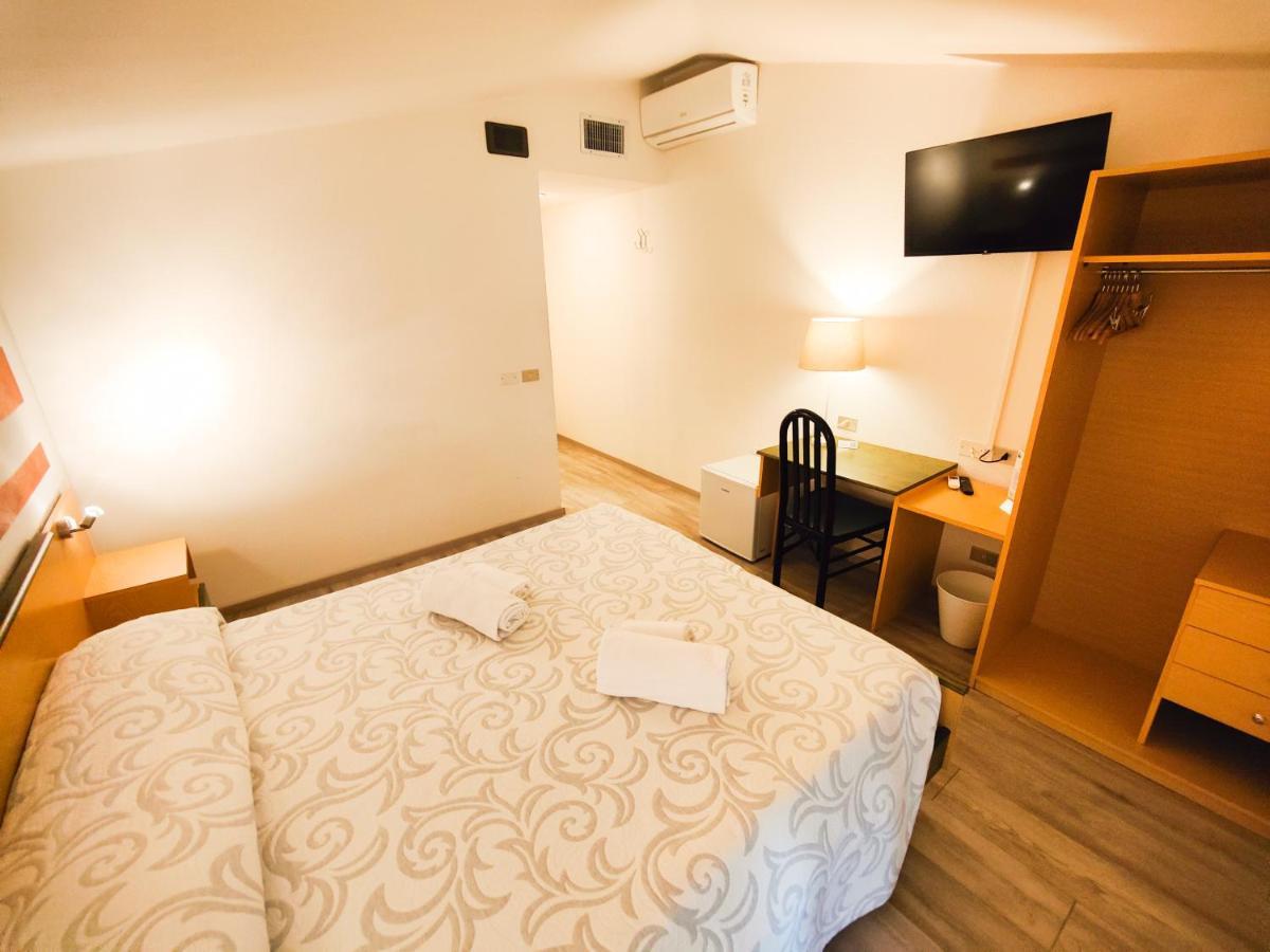 Tenesi Hotel Manerba del Garda