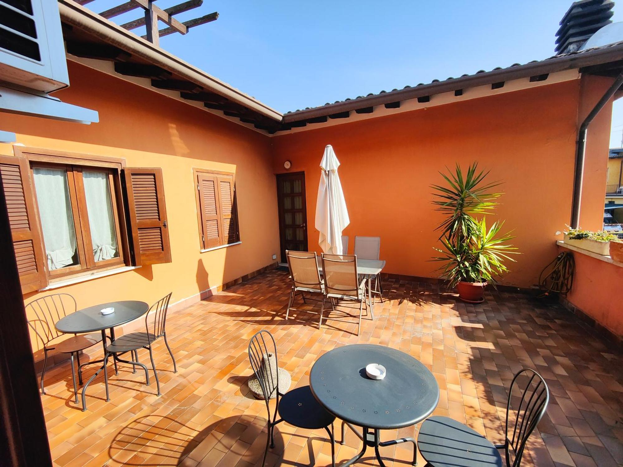 Meublè Tenesi 2*